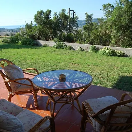 Garden Villa *